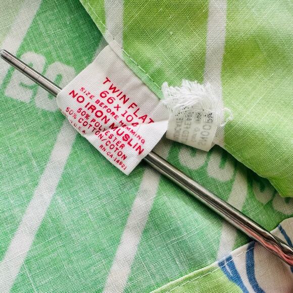 Snoopy Football Vintage Utica Twin Flat Sheets Green X2 Standard Pillowcase X1 - Picture 2 of 5